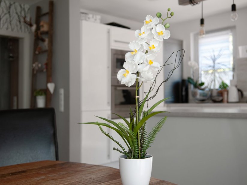 Umělá květina - Orchidej bílá v dekoračním květináči, 62 cm